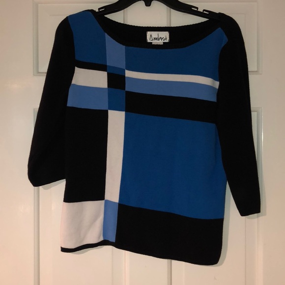 Color Block Sweater - Picture 2 of 5